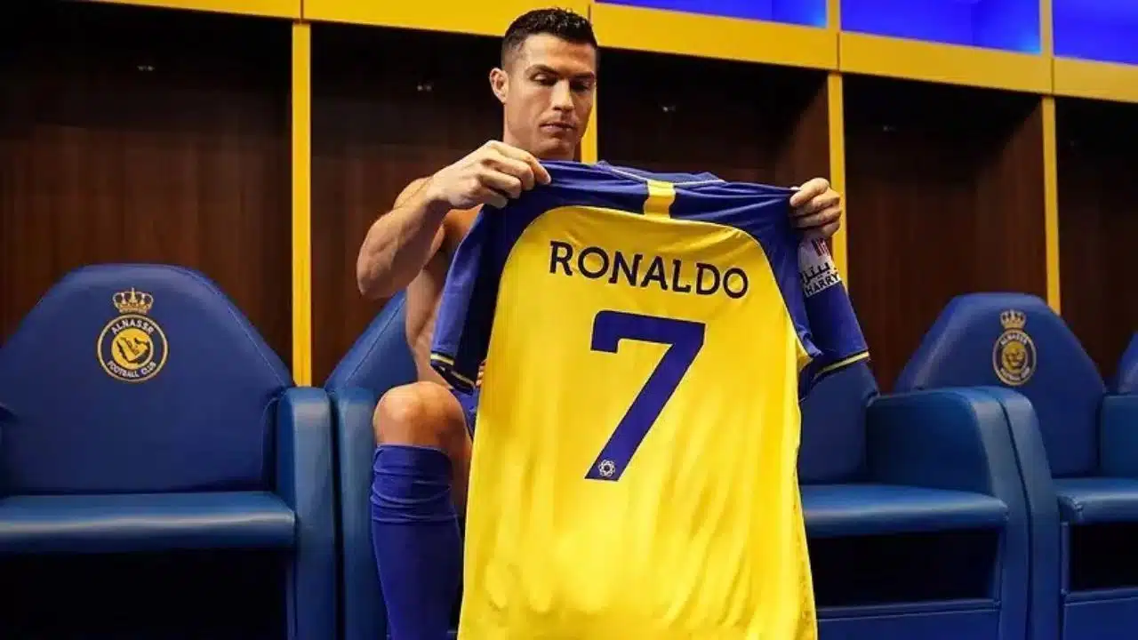 Cristiano Ronaldo Al Nassr new contract renewal extension salary per week, month, year, bonus price, net worth and total goals